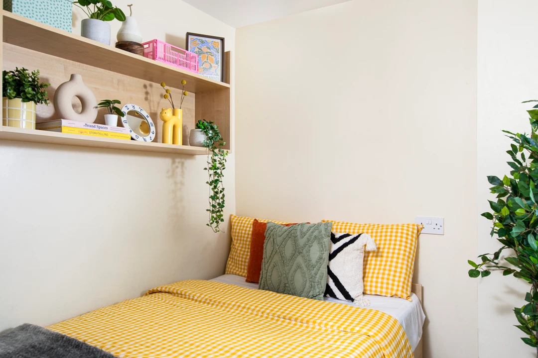  Large Highest Double En-Suite  -  Castle Court  - Gallery -  1