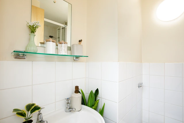  Extra Large Highest Double En-Suite  -  Castle Court  - Gallery -  3