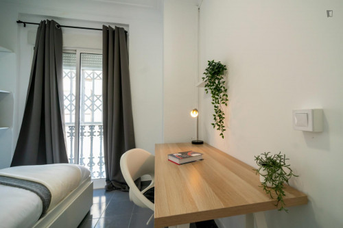 Luminous single bedroom in L'Eixample