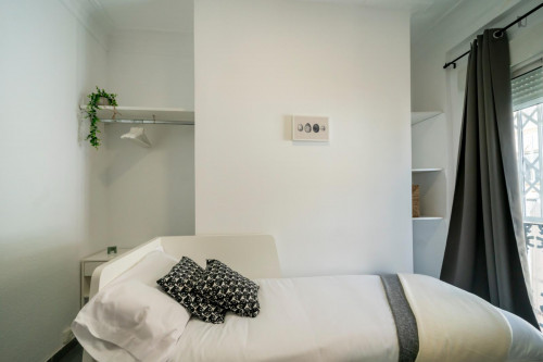 Luminous single bedroom in L'Eixample  - Gallery -  5
