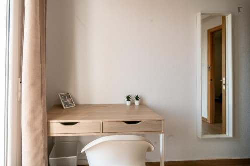 Tasteful double bedroom next to Benimaclet metro station  - Gallery -  5