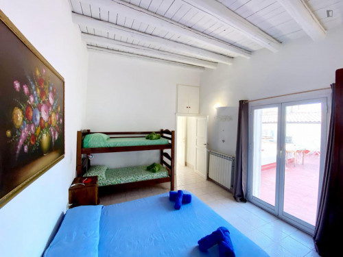 Single bedroom, with private bathroom and balcony, in 8-bedroom apartment - Gallery - 42