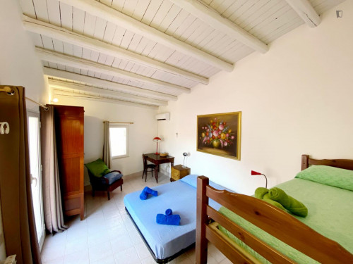 Single bedroom, with private bathroom and balcony, in 8-bedroom apartment - Gallery - 45