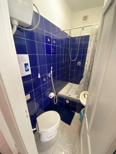 Single bedroom, with private bathroom and balcony, in 8-bedroom apartment - Gallery - 38