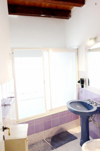 Single bedroom, with private bathroom and balcony, in 8-bedroom apartment - Gallery - 31