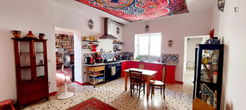 Single bedroom, with private bathroom and balcony, in 8-bedroom apartment - Gallery - 22