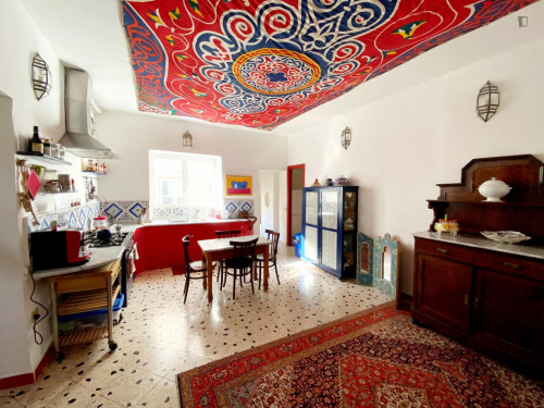 Single bedroom, with private bathroom and balcony, in 8-bedroom apartment - Gallery - 12