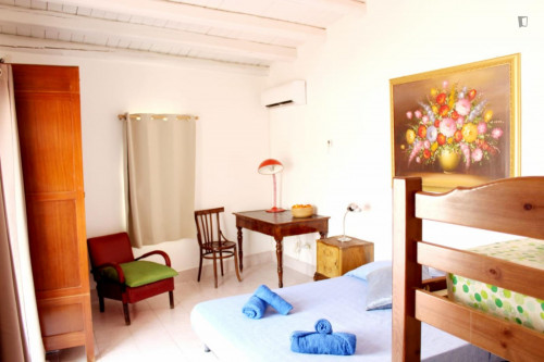 Single bedroom, with private bathroom and balcony, in 8-bedroom apartment - Gallery - 50