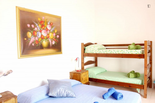 Single bedroom, with private bathroom and balcony, in 8-bedroom apartment - Gallery - 48