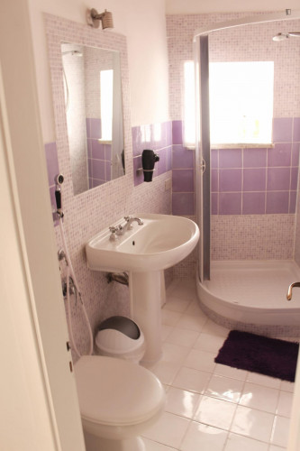 Single bedroom, with private bathroom and balcony, in 8-bedroom apartment - Gallery - 29