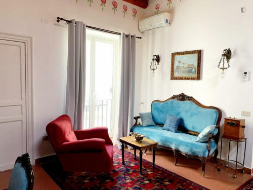 Single bedroom, with private bathroom and balcony, in 8-bedroom apartment - Gallery - 16