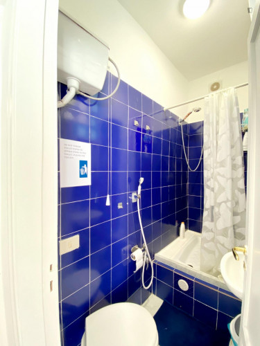 Single bedroom, with private bathroom and balcony, in 8-bedroom apartment - Gallery - 37