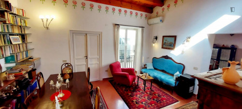 Single bedroom, with private bathroom and balcony, in 8-bedroom apartment - Gallery - 17