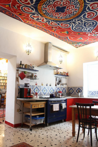 Single bedroom, with private bathroom and balcony, in 8-bedroom apartment