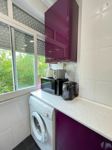 Excellent single bedroom next to Colombo and Colégio Militar metro station