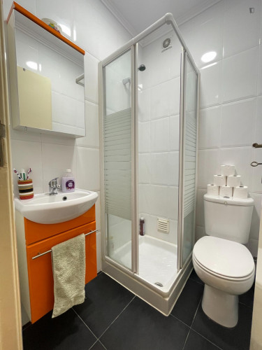 Excellent single bedroom next to Colombo and Colégio Militar metro station  - Gallery -  5