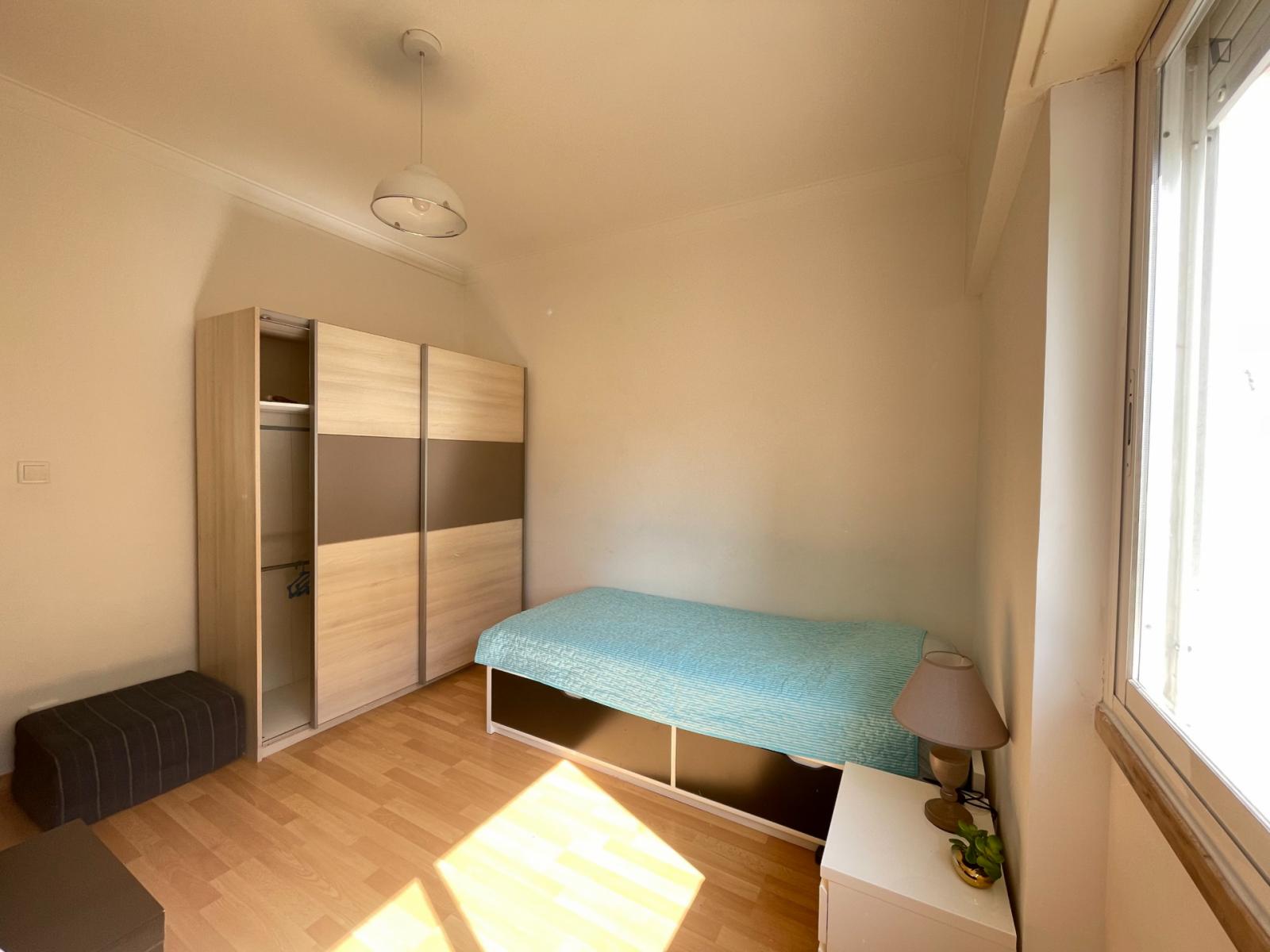 Pleasant Single Bedroom Next To Colombo And Instituto Politécnico De Lisboa - Pleasant single bedroom next to Colombo and Instituto Politécnico de Lisboa - Gallery - 1