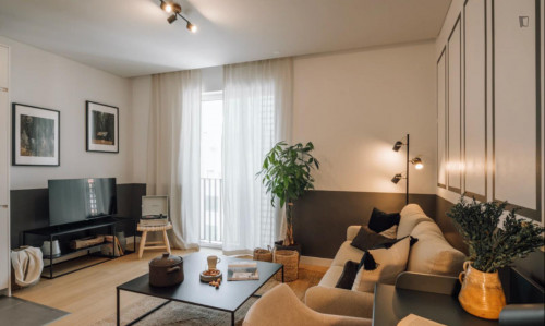 Mountain-themed 1-bedroom apartment in the Avenidas Novas neighbourhood