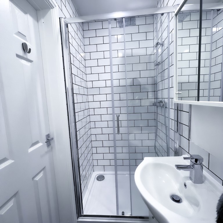 Flat 2 / 3 Bed - 3 Bathrooms - Beresford Avenue - Gallery - 8
