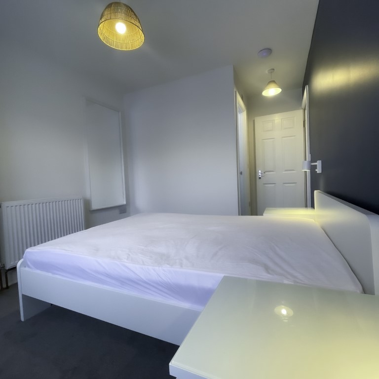 Flat 2 / 3 Bed - 3 Bathrooms - Beresford Avenue - Gallery - 1