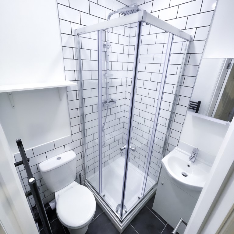 Flat 2 / 3 Bed - 3 Bathrooms - Beresford Avenue - Gallery - 2