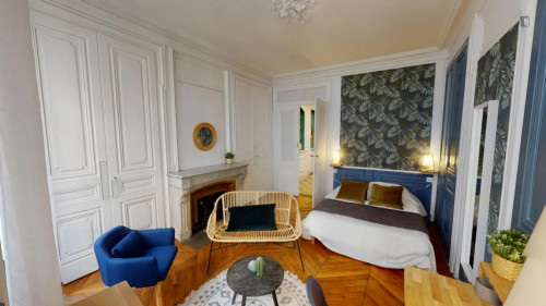 Amazing double bedroom close to Lyon Saint Paul train station