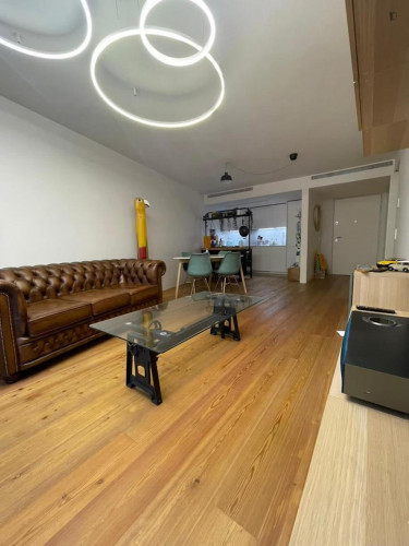 Lovely one bedroom with a superb balcony on the highest hill of Lisbon.