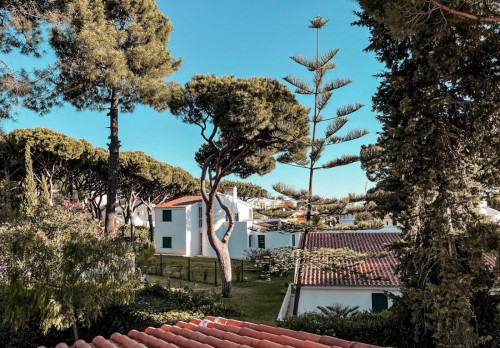 Fantastic 4 bedrooms groundfloor with beautiful garden and pool in Vilamoura,.