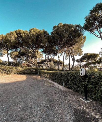 Fantastic 4 bedrooms groundfloor with beautiful garden and pool in Vilamoura,.