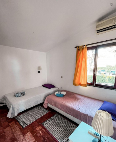 Fantastic 4 bedrooms groundfloor with beautiful garden and pool in Vilamoura,.