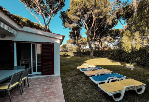 Fantastic 4 bedrooms groundfloor with beautiful garden and pool in Vilamoura,.