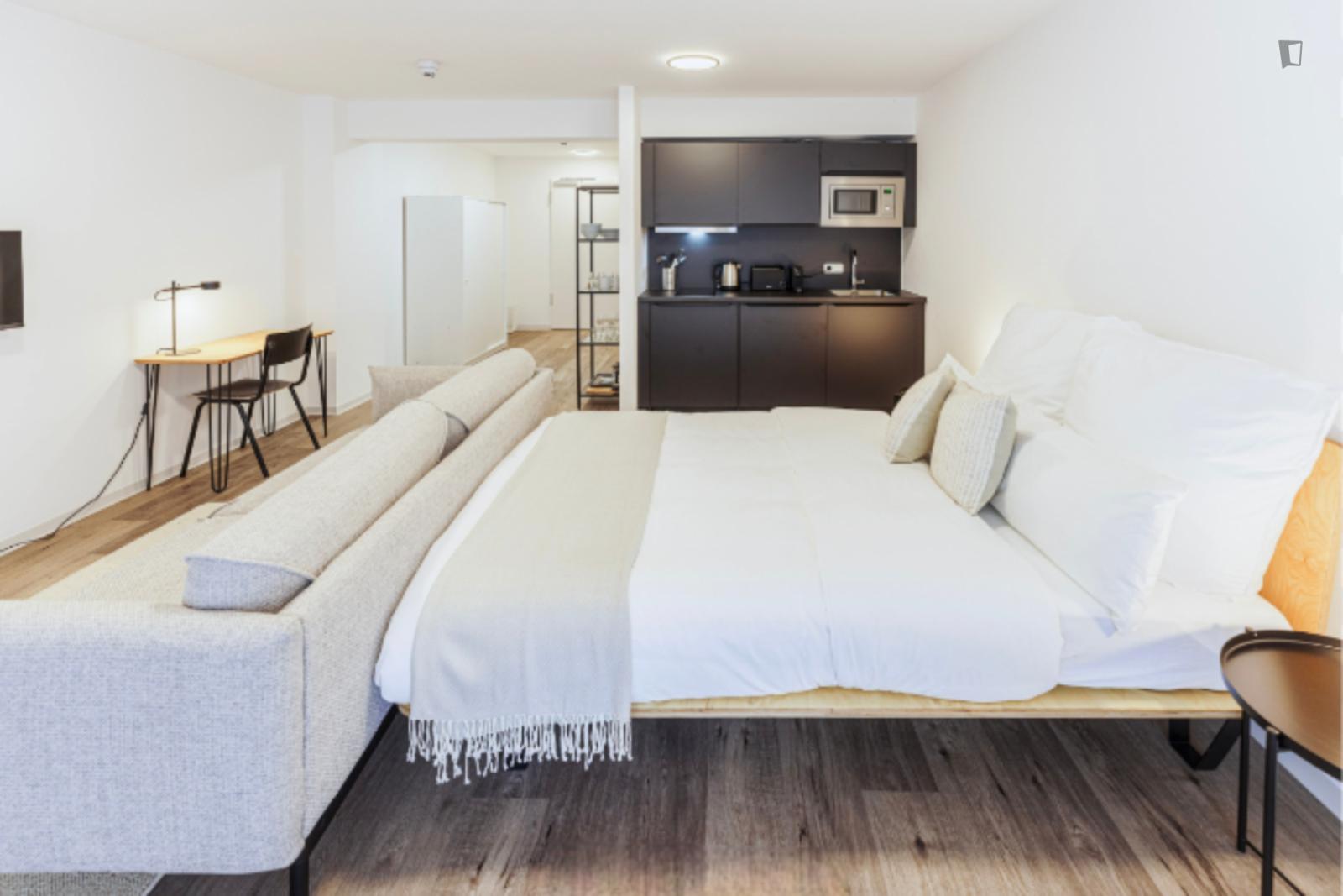 Beautiful Studio Very Close To Frankfurt Taunusanlage Train Station - 1