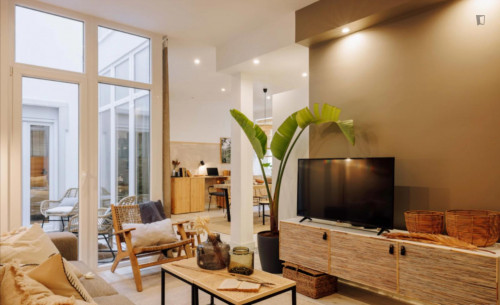 Trendy 2-bedroom apartment  in the central Marquês de Pombal neighbourhood