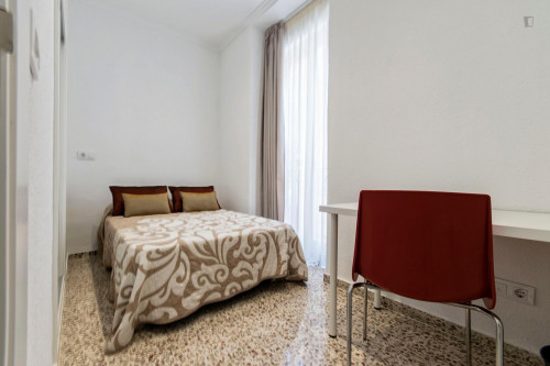 Lovely double bedroom in Alicante