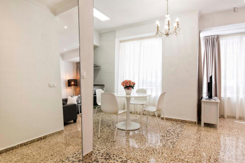 Beautiful double bedroom in a 3-bedroom apartment