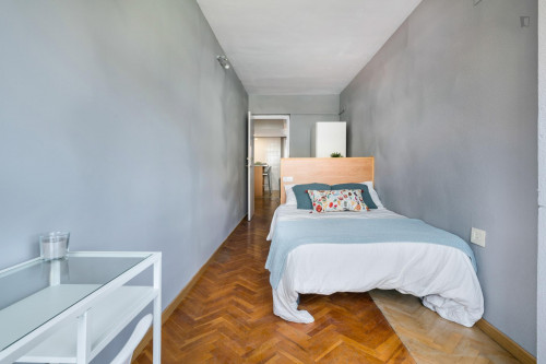 Wonderful double bedroom with a balcony, in Mestalla - Gallery - 19