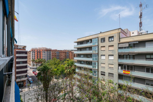 Wonderful double bedroom with a balcony, in Mestalla - Gallery - 5