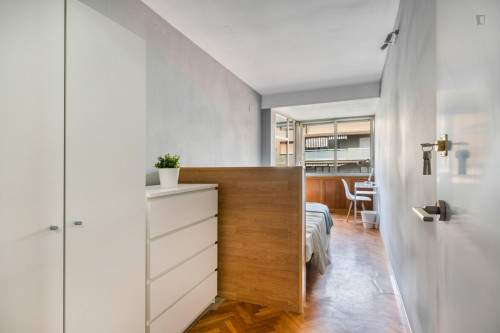 Wonderful double bedroom with a balcony, in Mestalla - Gallery - 11