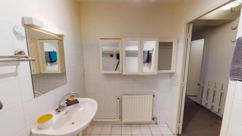 Welcoming double bedroom near the Hôtel de Ville L. Pradel metro - Gallery - 14