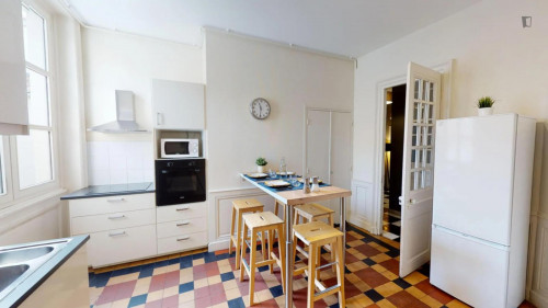 Welcoming double bedroom near the Hôtel de Ville L. Pradel metro - Gallery - 10