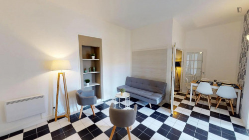 Welcoming double bedroom near the Hôtel de Ville L. Pradel metro - Gallery - 9