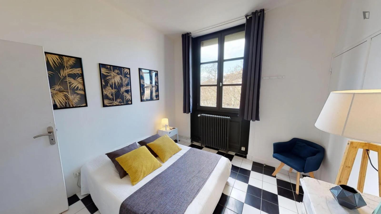  Welcoming Double Bedroom Near The Hôtel De Ville L. Pradel Metro  -  Welcoming double bedroom near the Hôtel de Ville L. Pradel metro  - Gallery -  1