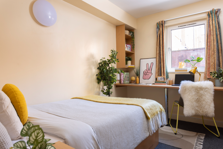  Extra Large Standard Double En-Suite  -  Moorfield  - Gallery -  1