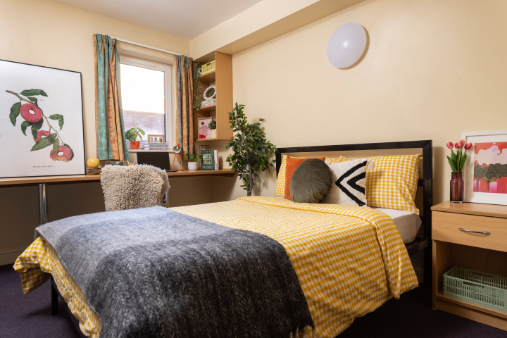 Medium Standard Double En-Suite - Moorfield - Gallery - 1