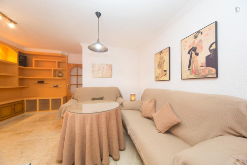 Bright single bedroom in a 4-bedroom apartment near Parroquia San Francisco Javier