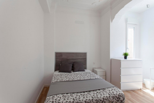 Spacious double bedroom close to Universidad Europea de Valencia