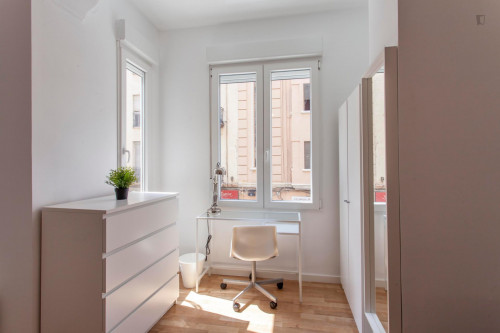 Spacious double bedroom close to Universidad Europea de Valencia