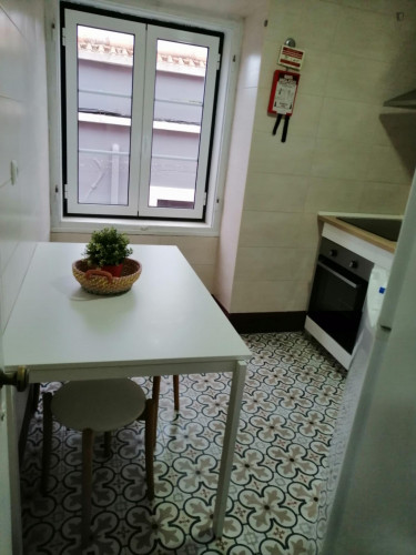 Nice 2-Bedroom Apartment close to Praça do Bocage - Gallery - 6