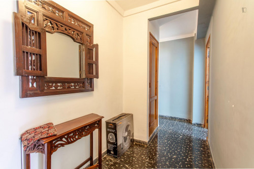 Lively single bedroom in a 3-bedroom apartment close to Universitat Pública Politécnica De Valencia - Gallery - 9