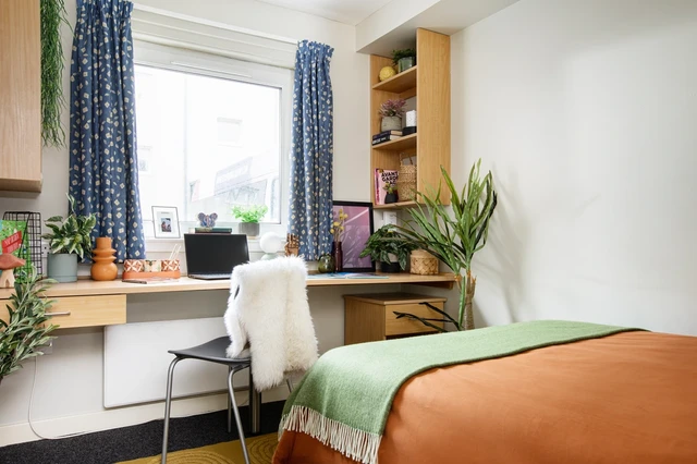  Large High Double En-Suite  -  Kyle Park House  - Gallery -  2